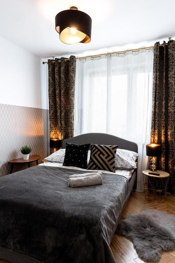 Clicktheflat Conrada Apart Rooms وارسو المظهر الخارجي الصورة