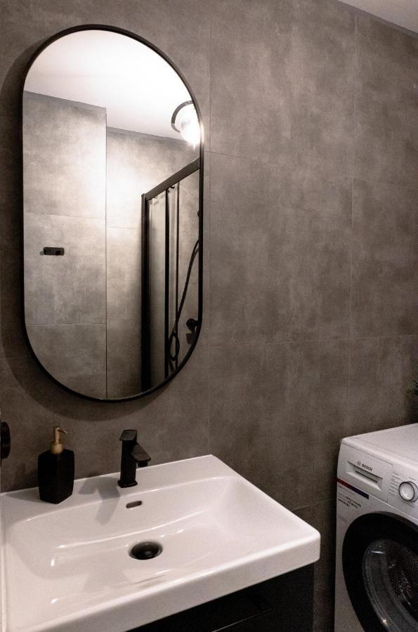Clicktheflat Conrada Apart Rooms وارسو المظهر الخارجي الصورة
