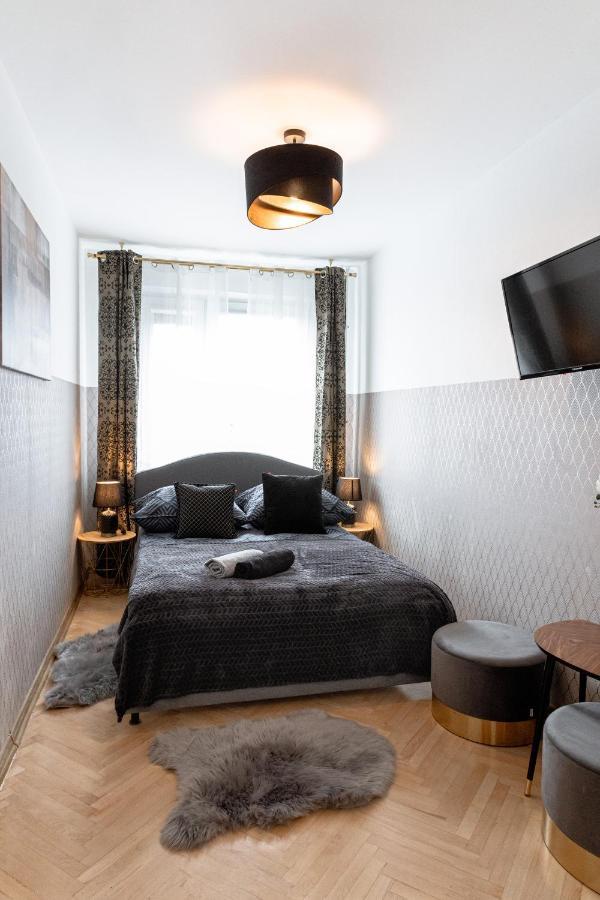 Clicktheflat Conrada Apart Rooms وارسو المظهر الخارجي الصورة