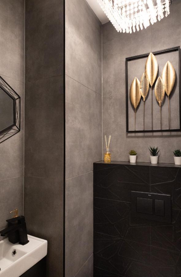 Clicktheflat Conrada Apart Rooms وارسو المظهر الخارجي الصورة